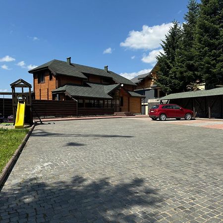 Golden Nest Apartment Iablunîțea Exterior foto